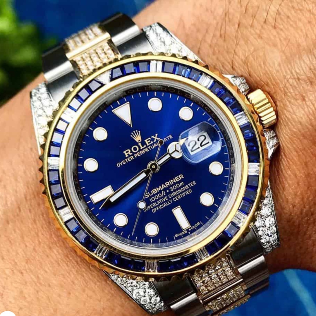 Rolex – Submariner Date – 41 mm – Oystersteel & Yellow Gold – Oyster – Royal Blue Dial – Custom Diamond-Set
