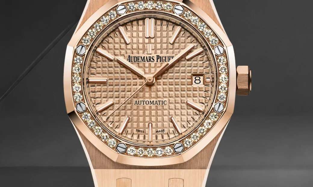 Audemars PiguetRoyal Oak qtz-826 1