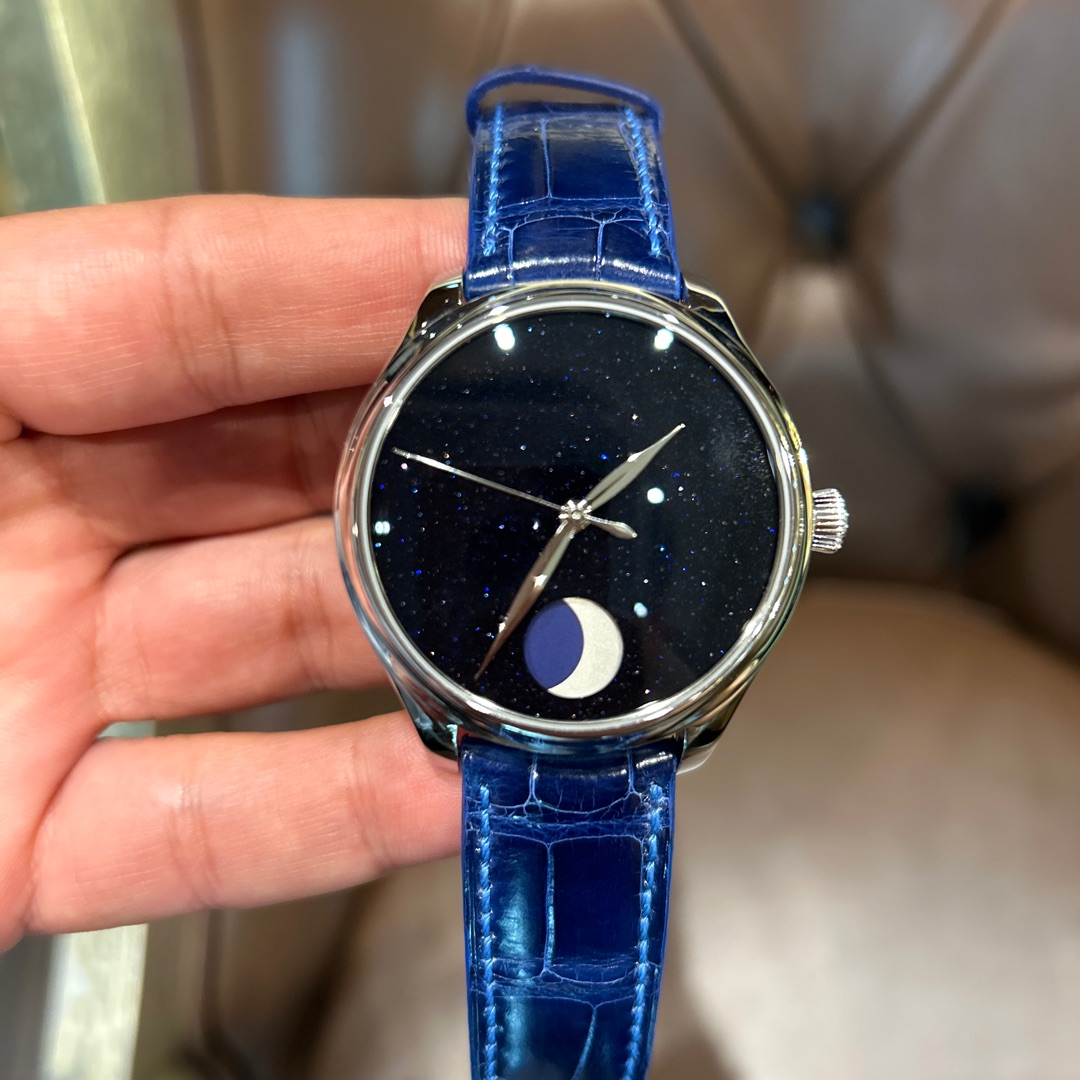 H Moser &  Cie 