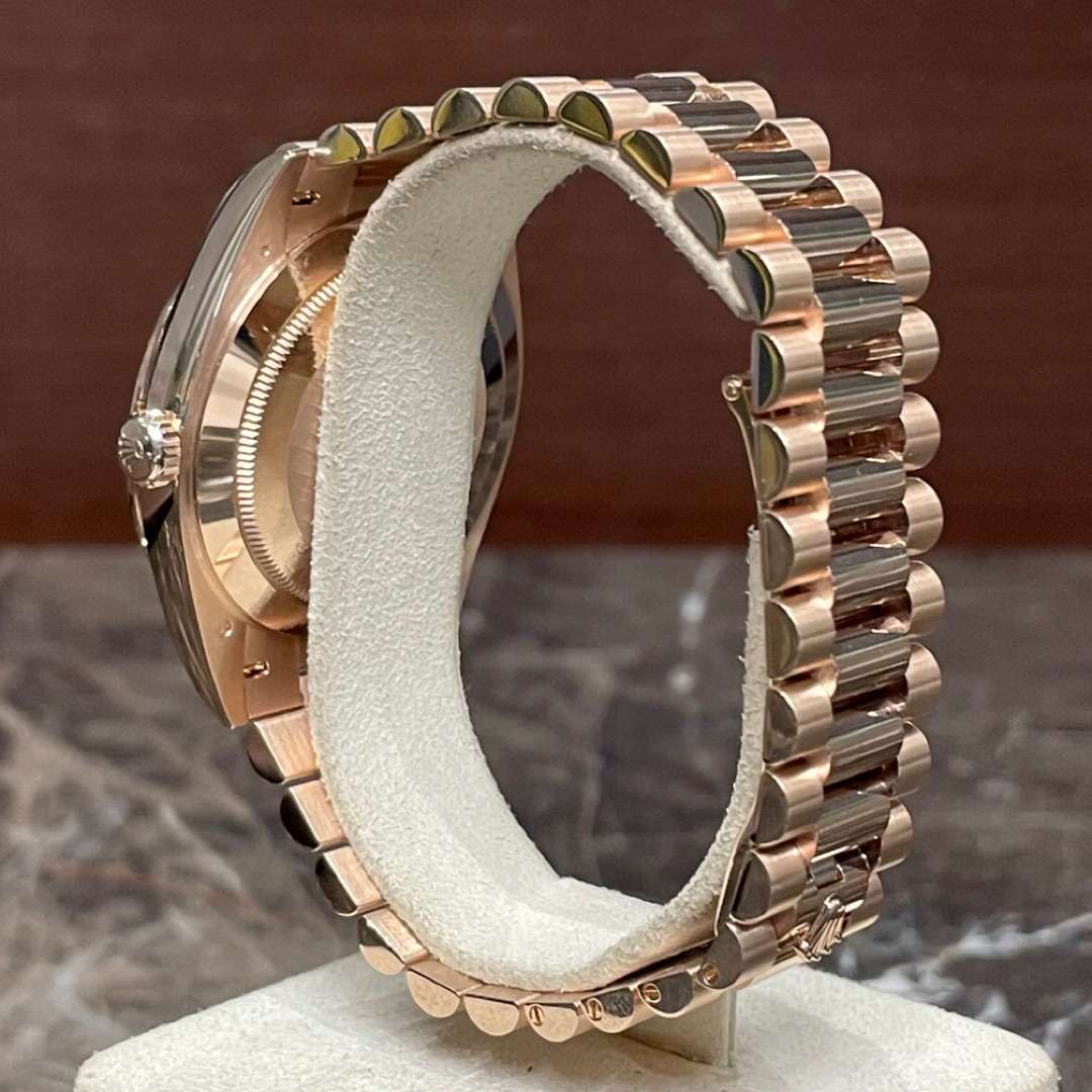 RolexDay-Date 40 uox-718 3 RolexDay-Date 40 uox-718 3