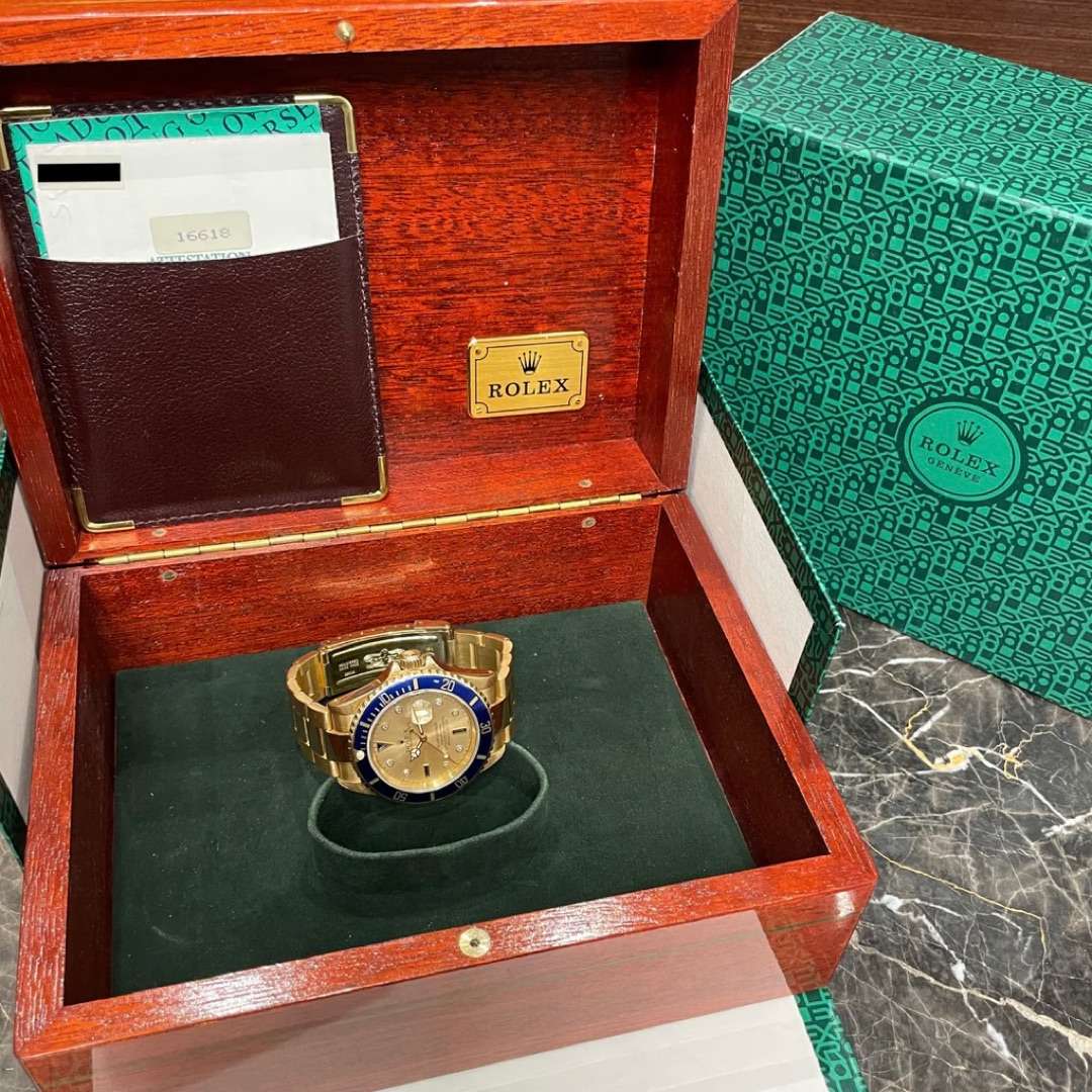 RolexSubmariner Date fgw-853 6 RolexSubmariner Date fgw-853 6