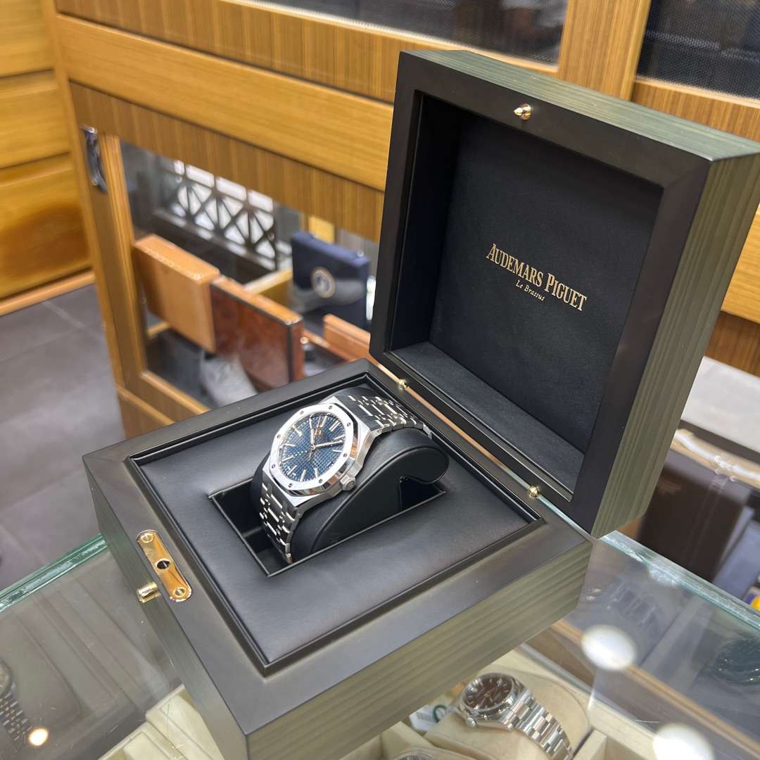 Audemars PiguetRoyal Oak psq-250 1 Audemars PiguetRoyal Oak psq-250 1