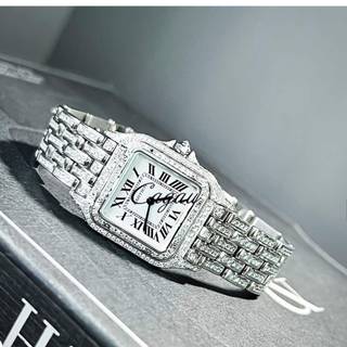 Cartier – Panthère De Cartier – Medium Model
 Cartier – Panthère De Cartier – Medium Model
