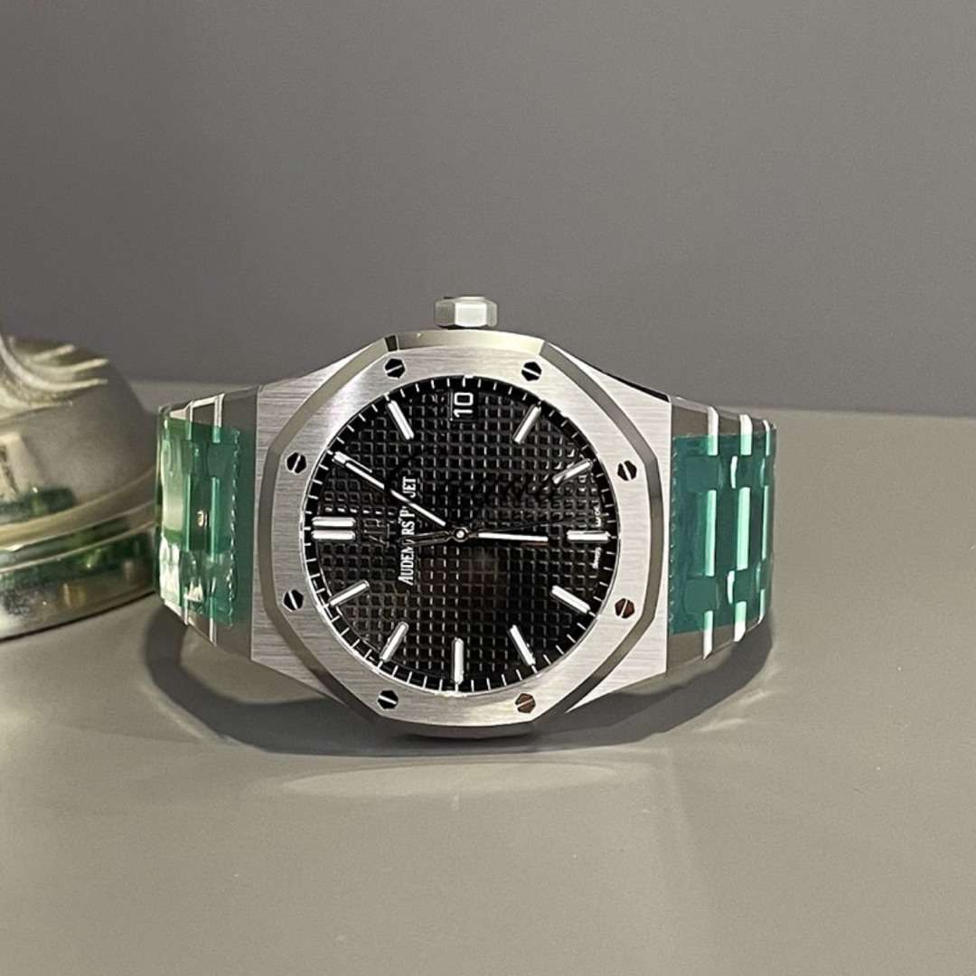 Audemars PiguetRoyal Oak Selfwinding btw-820 1 Audemars PiguetRoyal Oak Selfwinding btw-820 1